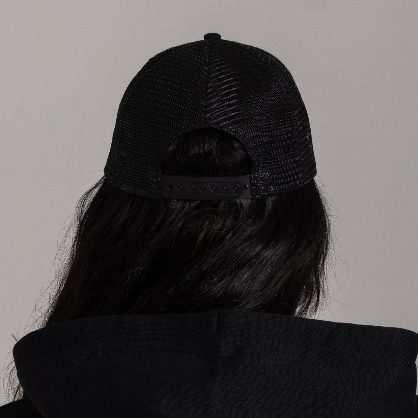 BLACK SIX PANEL CAP